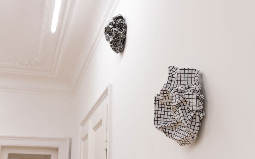 01 esther stocker knitterskulpturen c Collectors Agenda